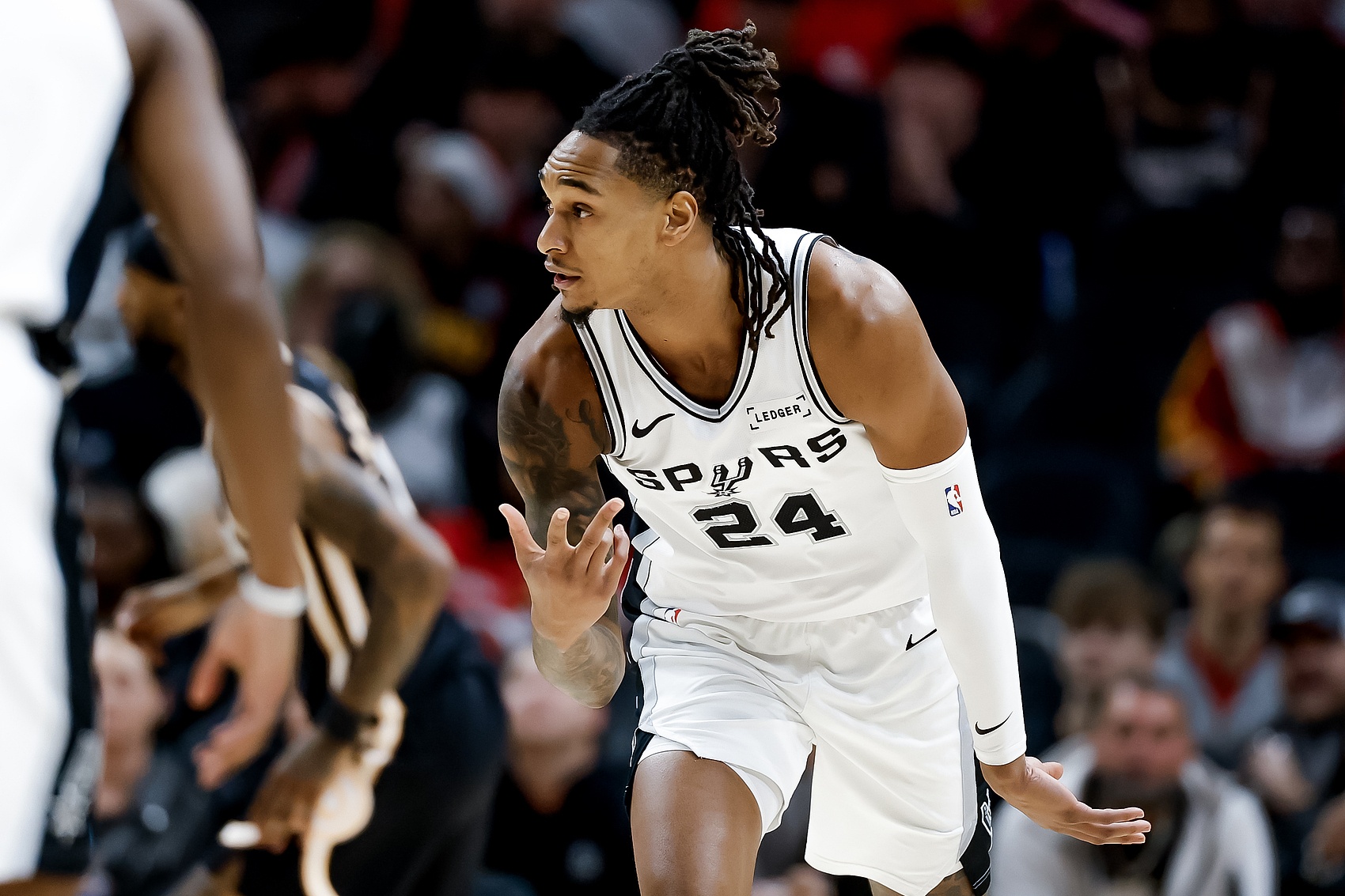 瓦塞尔谈失利：对手疯狂冲抢篮板 我们必须打得更有身体对抗