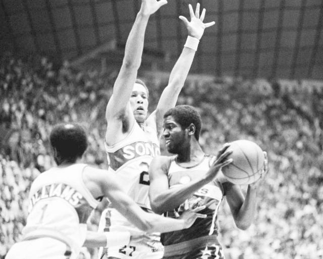 视频直播-他曾到访中国和八一男篮交手 如今迈入名人堂大门