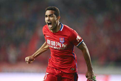 hth sports-卡尔德克抵深待官宣 阿奇姆彭瓦卡索加盟前景乐观