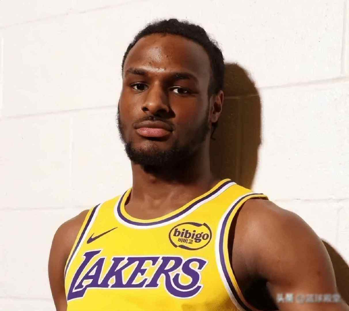 hth sports-湖人轮换三人突然扛起大旗，主力伤了反而打得更顺，这事有点意思|詹姆斯|奥斯汀-里弗斯|洛杉矶湖人队|卢卡-东契奇|卢克·肯纳德_新浪体育_新浪新闻